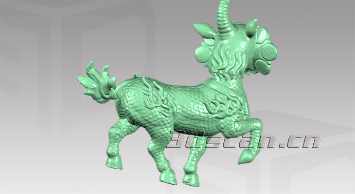 1、独角麒麟泥塑是雕刻大师看过海陆丰麒麟舞后,灵感勃发,经过3个月的时间从无到有,一步一步凭借脑海中的形象雕刻而成,所以此泥塑是独一无二的。 2、因为泥塑很软,不适合大范围的移动,需要轻拿轻放。麒麟泥塑细节特征很多,使用传统的测量方法获取的数据量不足,无法获取麒麟泥塑完整的三维数据。
