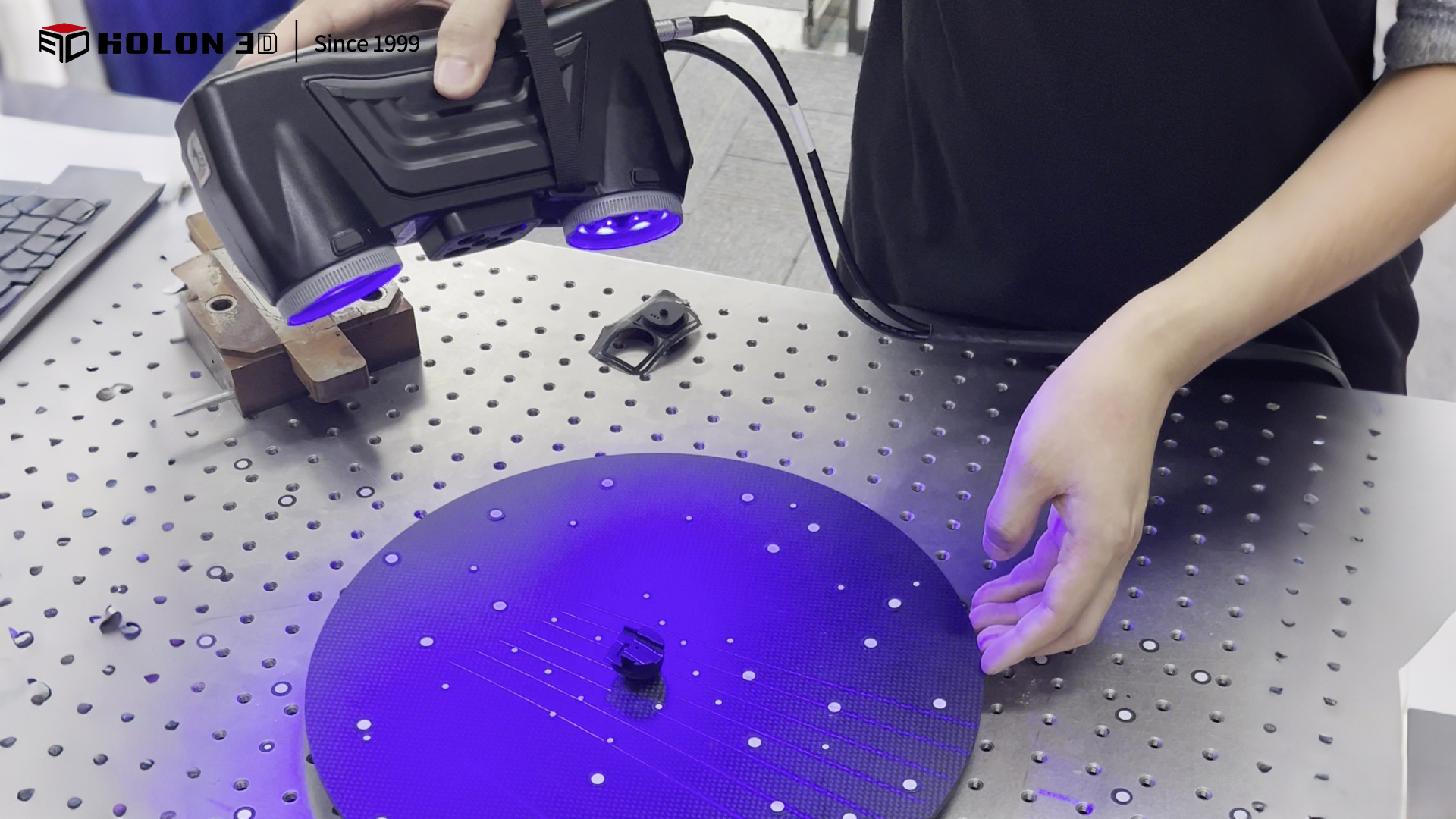 橡胶支架底座的三维扫描检测应用